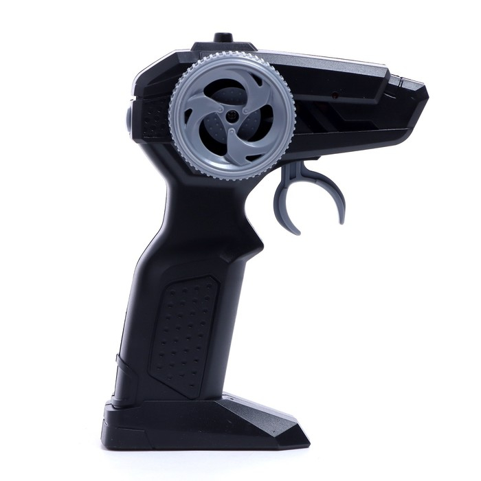 Машина радиоуправляемая «Акула», 4WD полный привод, эффект дыма, работает от аккумулятора Машина радиоуправляемая «Акула», 4WD полный привод, эффект дыма, работает от аккумулятора