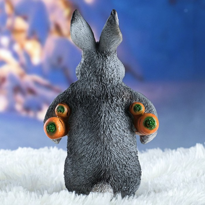 Садовая фигура  Садовая фигура "Зайка несет морковь" 9х13х22см