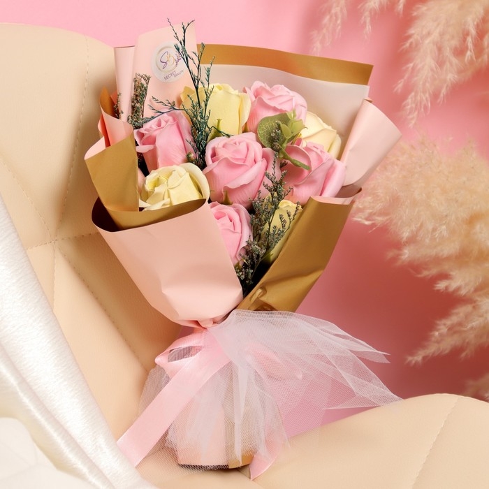 Премиальный букет из розово-желтых мыльных роз, 9 шт Премиальный букет из розово-желтых мыльных роз, 9 шт