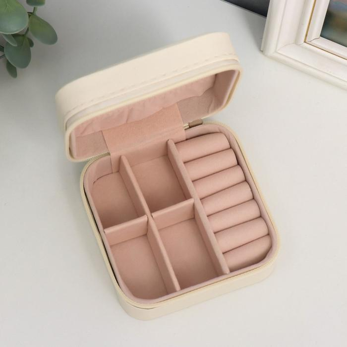 Шкатулка кожзам для украшений "Штрихи. Бежевая" 5х10х10 см