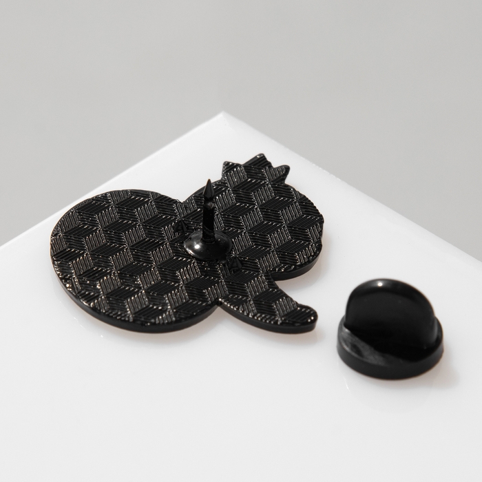 Новый год! Символ года 2025! Значок «Змейка» королевская, цвет жёлтый в чёрном металле Новый год! Символ года 2025! Значок «Змейка» королевская, цвет жёлтый в чёрном металле