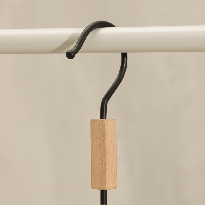 Плечики - вешалка для одежды LaDо́m Laconique, 42×24×3,2 см, широкие плечики, цвет чёрный Плечики - вешалка для одежды LaDо́m Laconique, 42×24×3,2 см, широкие плечики, цвет чёрный