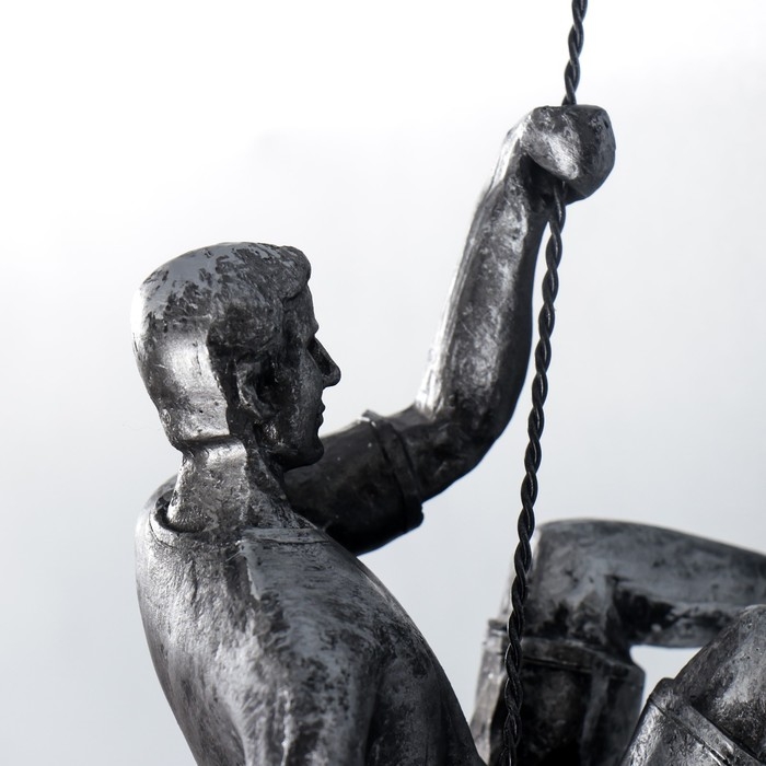 Сувенир полистоун  Сувенир полистоун "Покорение вершины" правый, чернённое серебро 18х8 см