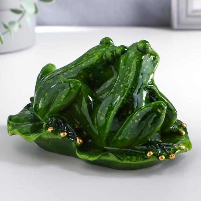 Сувенир полистоун лак Сувенир полистоун лак "Лягушки на листе" 8,5х14х9,5 см