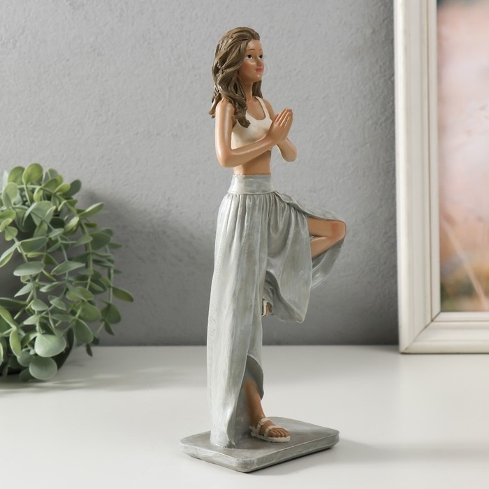 Сувенир полистоун  Сувенир полистоун "Девушка - поза дерева" 11х6,5х25,5 см