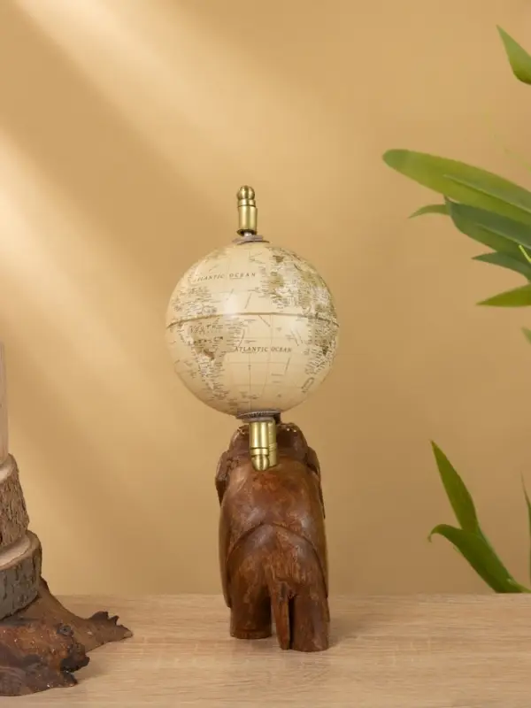 Глобус сувенирный, 11×8×21 см, подставка дерево Глобус сувенирный, 11×8×21 см, подставка дерево