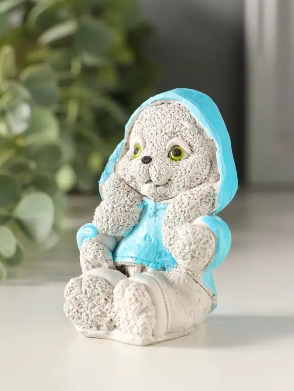 Статуэтка "Кролик в худи" 7х5х4 см, серый