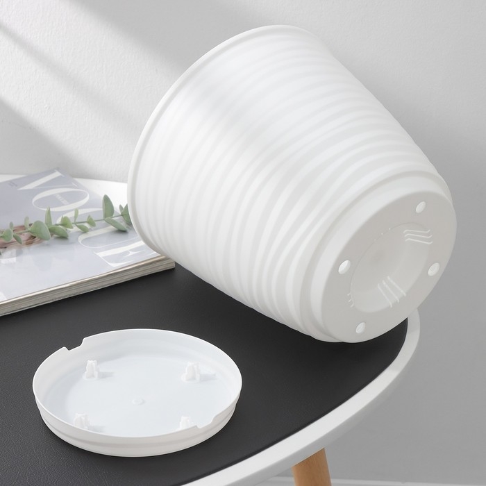 Горшок для цветов с поддоном Saffron, 5,4 л, d=22,4 см, h=20,5 см, пластиковый, белый Горшок для цветов с поддоном Saffron, 5,4 л, d=22,4 см, h=20,5 см, пластиковый, белый