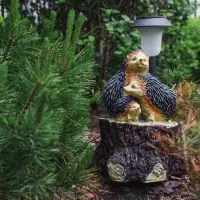 Садовая фигура - фонарь из полистоуна &laquo;Три ежа на пне&raquo;, 27&times;26&times;34 см