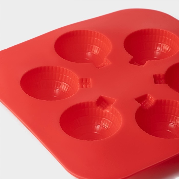 Форма для шоколада новогодняя Доляна «Шар», силикон, 15×15×2 см, 6 ячеек, цвет красный