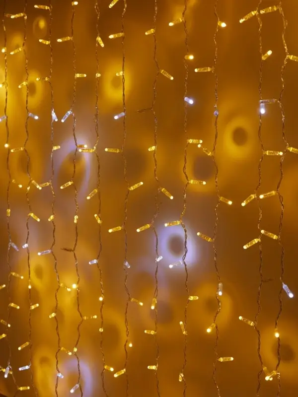 Гирлянда &laquo;Занавес&raquo; 2&times;1.5 м, IP65, УМС, прозрачная нить, 300 LED, мерцание, свечение тёплое белое, 220 В