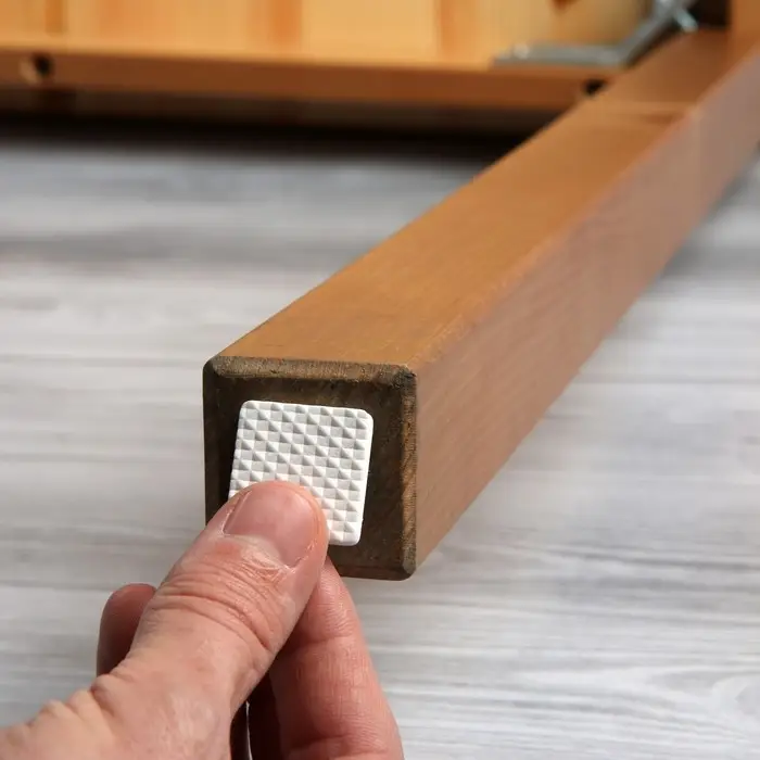 Накладка мебельная квадратная ТУНДРА, размер 25×25 мм, 18 шт., полимерная, белая