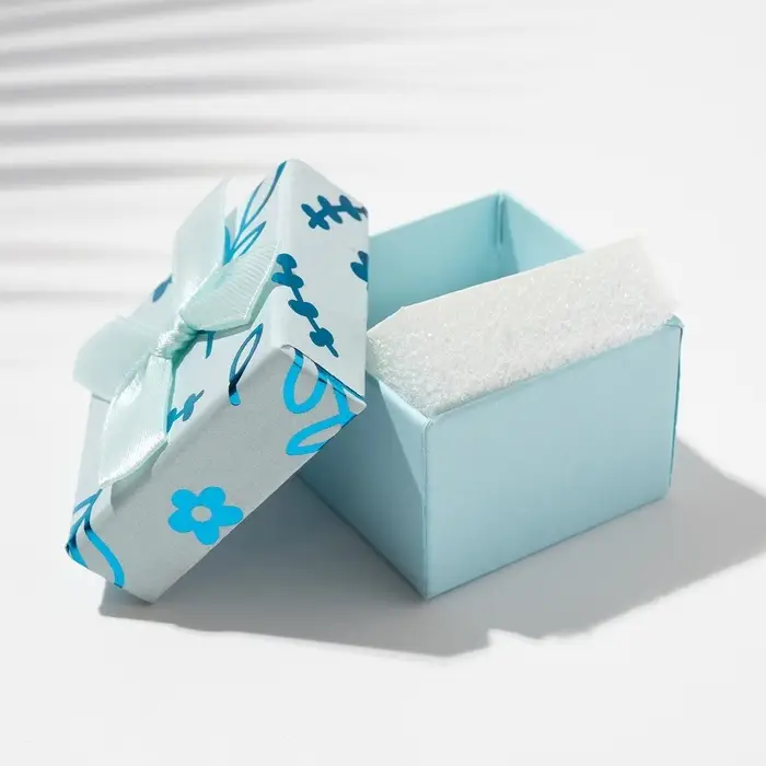 Коробочка подарочная под кольцо/серьги «Цветы и листья», 5×5 (размер полезной части 4.5×4.5 см), МИКС, вставка белая Коробочка подарочная под кольцо/серьги «Цветы и листья», 5×5 (размер полезной части 4.5×4.5 см), МИКС, вставка белая