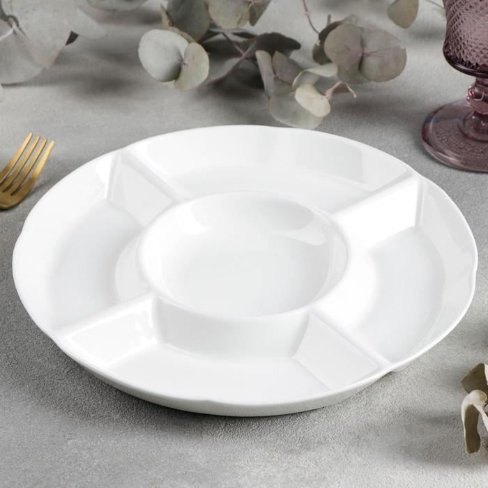 Менажница фарфоровая 5 ячеек Wilmax, d=24,5 см, цвет белый Менажница фарфоровая 5 ячеек Wilmax, d=24,5 см, цвет белый