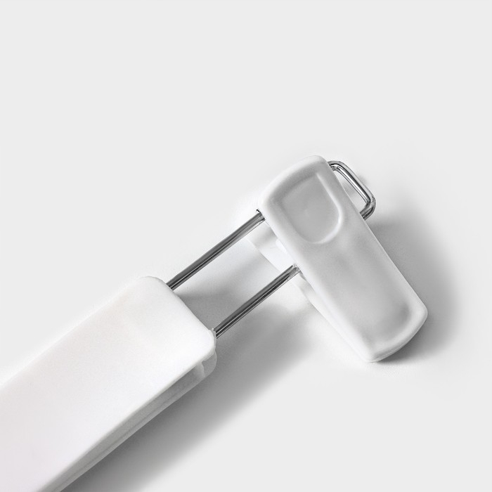 Вешалка для брюк и юбок Доляна, 22×14 см, с зажимами, цвет белый Вешалка для брюк и юбок Доляна, 22×14 см, с зажимами, цвет белый