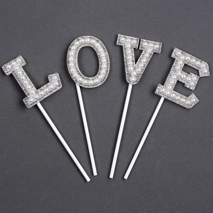 Топпер для торта LOVE, белый Топпер для торта LOVE, белый