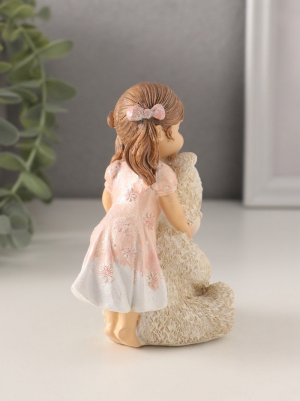 Сувенир полистоун Сувенир полистоун "Малышка в розовом платье, с мягкими медвежатами" 9х6,5х11,5 см