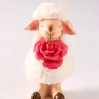 Фигурка керамика &laquo;Овечка Бяша с красной розой в лапках&raquo;, 8.5&times;8.5&times;15.5 см