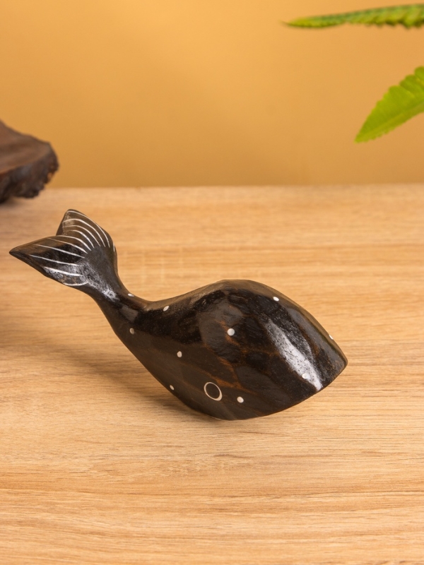 Сувенир «Кит», 13×5×7 +/- 1 см, дерево