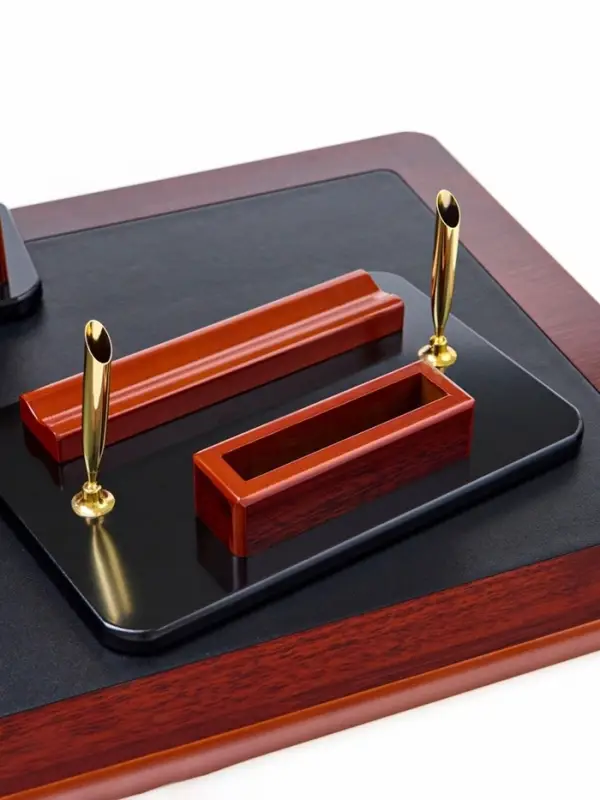 Набор настольный 7 в 1 (карандашница, подставка для ручек, визитница, часы Д-010, этажерка, нож)