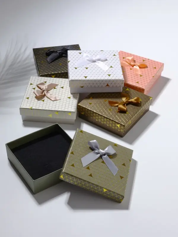 Коробочка подарочная под набор «Треугольники» блестящие, 9×9 (размер полезной части 8,5×8,5см), цвет МИКС Коробочка подарочная под набор «Треугольники» блестящие, 9×9 (размер полезной части 8,5×8,5см), цвет МИКС