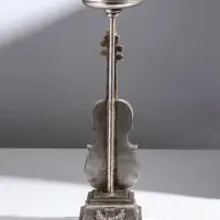 Подсвечник на 1 свечу &laquo;Скрипка&raquo;, полистоун, серебро, 10&times;10&times;36 см