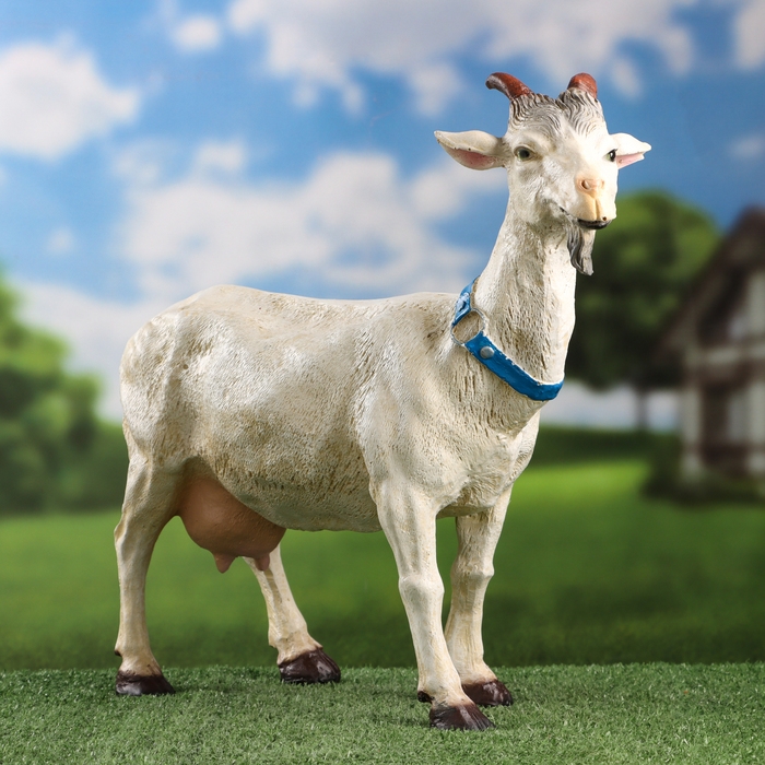 Садовая фигура  Садовая фигура "Козочка с рожками" 38х42см