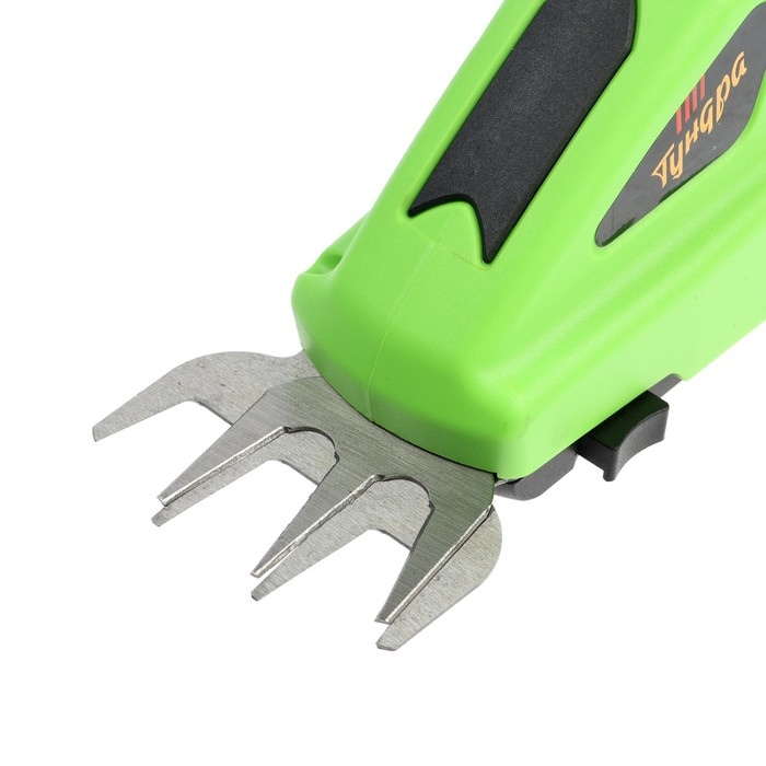 Ножницы-кусторез аккумуляторные ТУНДРА, телескопическая рукоятка, 7.2 В, 1.3 Ач, Li-ion Ножницы-кусторез аккумуляторные ТУНДРА, телескопическая рукоятка, 7.2 В, 1.3 Ач, Li-ion