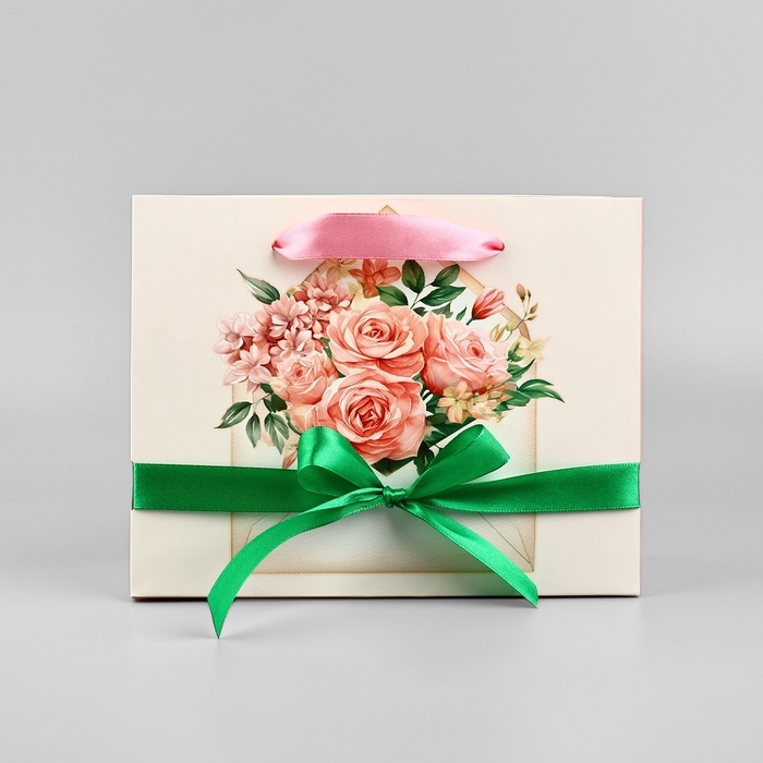 Пакет ламинированный с лентой «Для тебя», MS 23 × 10 × 18 см Пакет ламинированный с лентой «Для тебя», MS 23 × 10 × 18 см