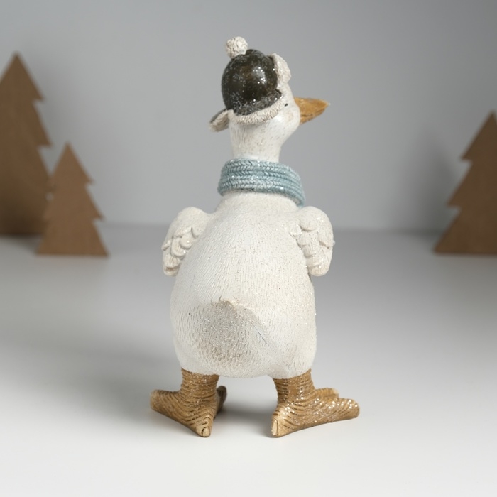 Сувенир полистоун Сувенир полистоун "Гусь в шапке-ушанке и шарфе" 11,5х12,5х20 см