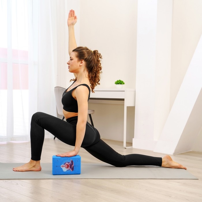 Блок для йоги Sangh Moon, 23х15х8 см, цвет синий Блок для йоги Sangh Moon, 23х15х8 см, цвет синий