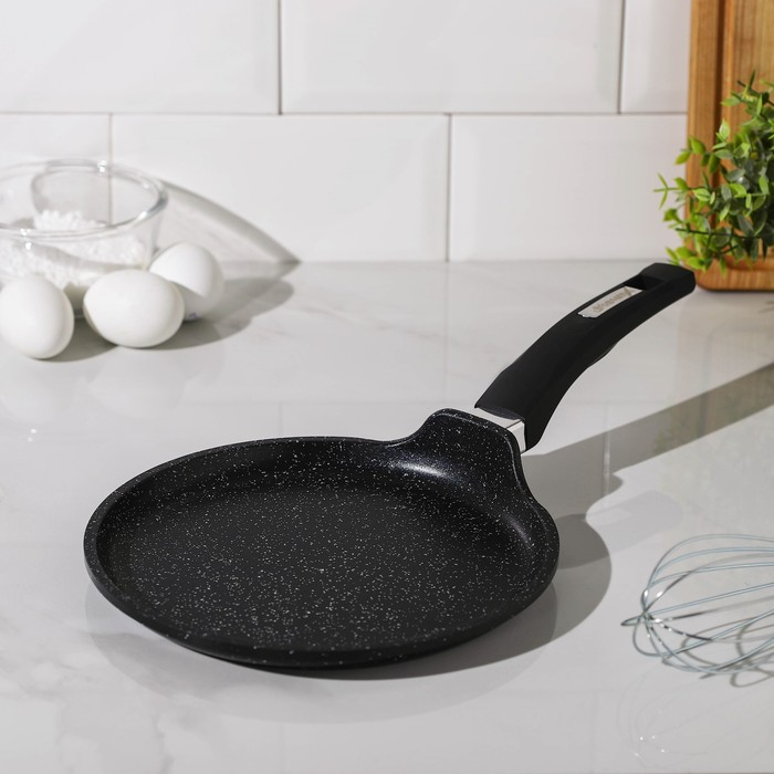 Сковорода блинная «Гранит Black», d=22 см, пластиковая ручка, антипригарное покрытие, цвет чёрный Сковорода блинная «Гранит Black», d=22 см, пластиковая ручка, антипригарное покрытие, цвет чёрный