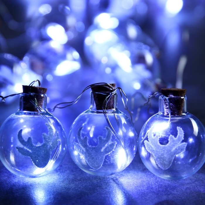 Гирлянда «Нить» 1.6 м с насадками «Шарики с оленем», IP20, серебристая нить, 15 LED, батарейки ААх2 (нет в комплекте), свечение белое Гирлянда «Нить» 1.6 м с насадками «Шарики с оленем», IP20, серебристая нить, 15 LED, батарейки ААх2 (нет в комплекте), свечение белое