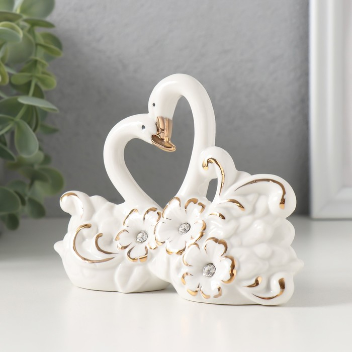 Сувенир керамика Сувенир керамика "Лебеди в цветах" белый, со стразами, 10х13,4х4,2 см