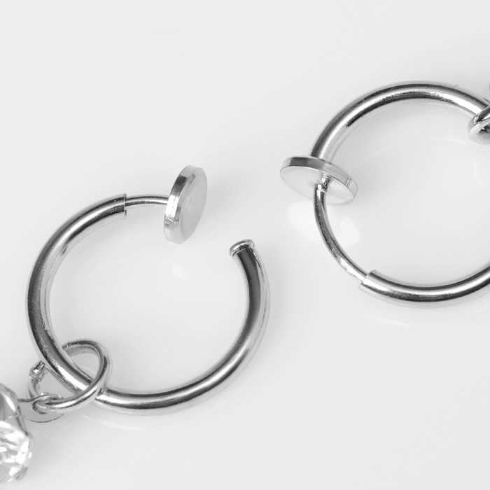 Серьги со стразами «Блум» асимметрия, цвет белый в серебре