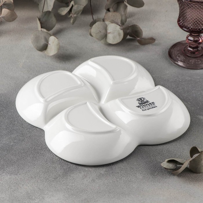 Менажница фарфоровая 4 ячейки Wilmax, 22×22 см, цвет белый Менажница фарфоровая 4 ячейки Wilmax, 22×22 см, цвет белый