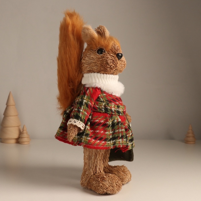 Декор  Декор "Белочка в зимнем платье с сумочкой" 29,5х16х10 см