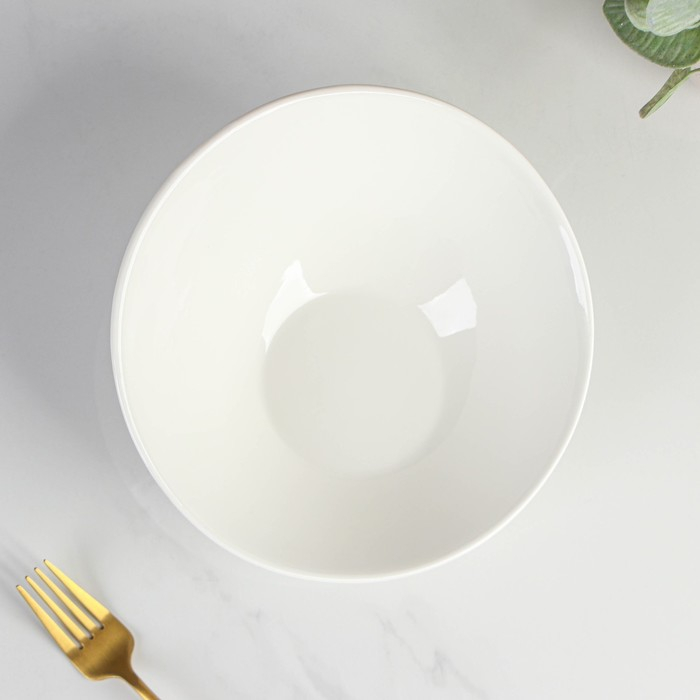 Салатник фарфоровый Доляна «Глория», 450 мл, d=21 см, цвет белый