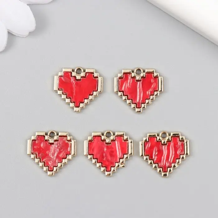 Металлический элемент, декоративная подвеска «Арт Узор. Красное сердце. Пиксели», эмаль, золото, 0.2×1.6×1.5 см