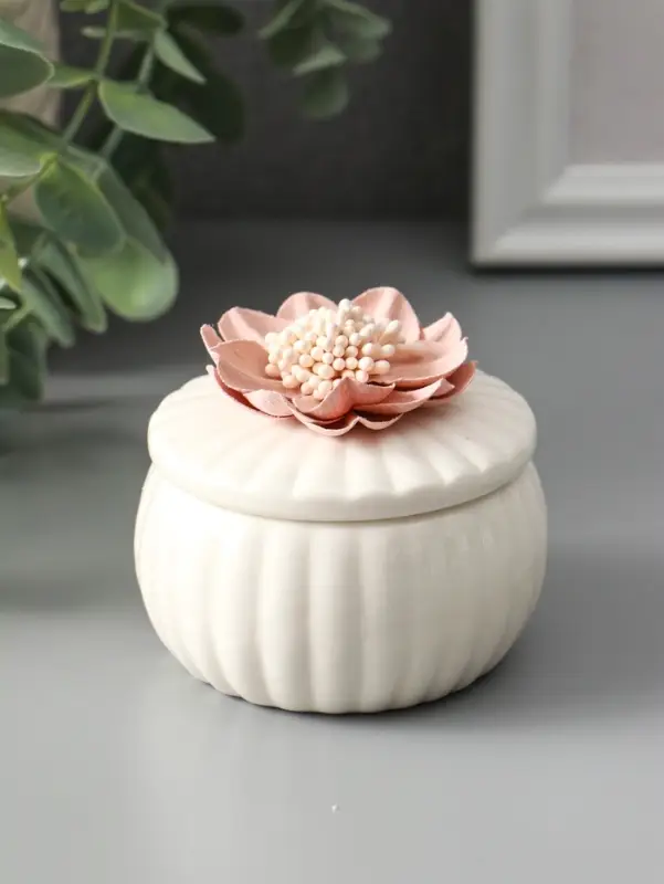 Шкатулка керамика "Розовый цветок" белая 7х7х6,5 см