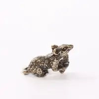 Фигурка декоративная &laquo;Мышка с кукурузой&raquo;, металл, 2.4&times;1.4&times;1.7 см