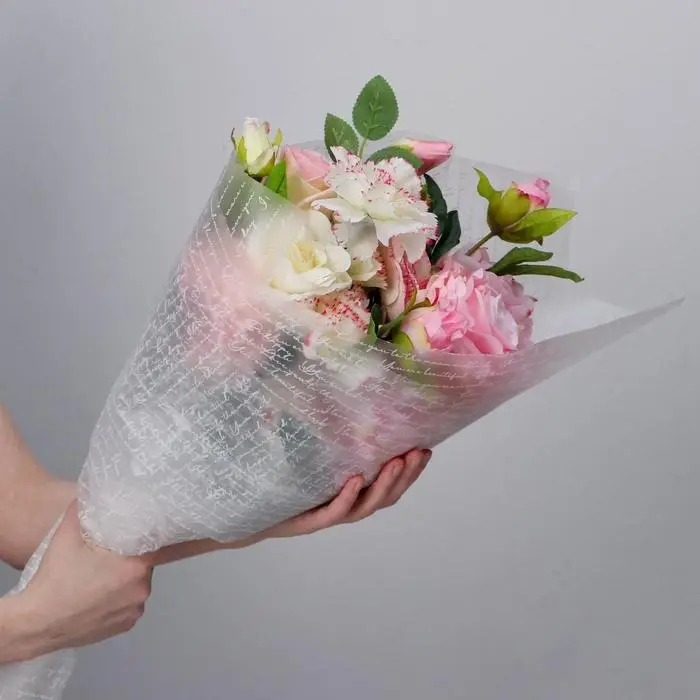 Плёнка для цветов матовая «Надписи» 35 мкм 0,6 х 8 м Плёнка для цветов матовая «Надписи» 35 мкм 0,6 х 8 м