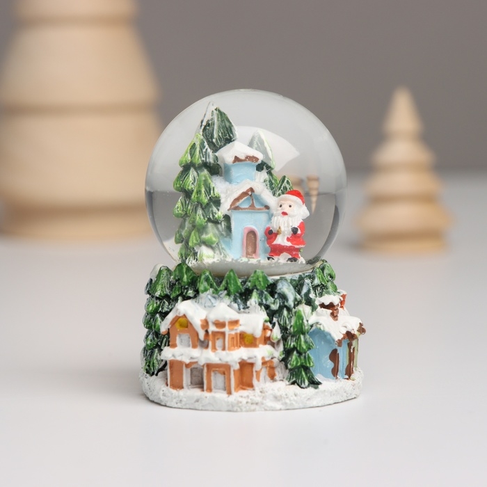 Сувенир полистоун водяной шар свет Сувенир полистоун водяной шар свет "Дед Мороз и заснеженный домик" МИКС 5х5х7,2 см