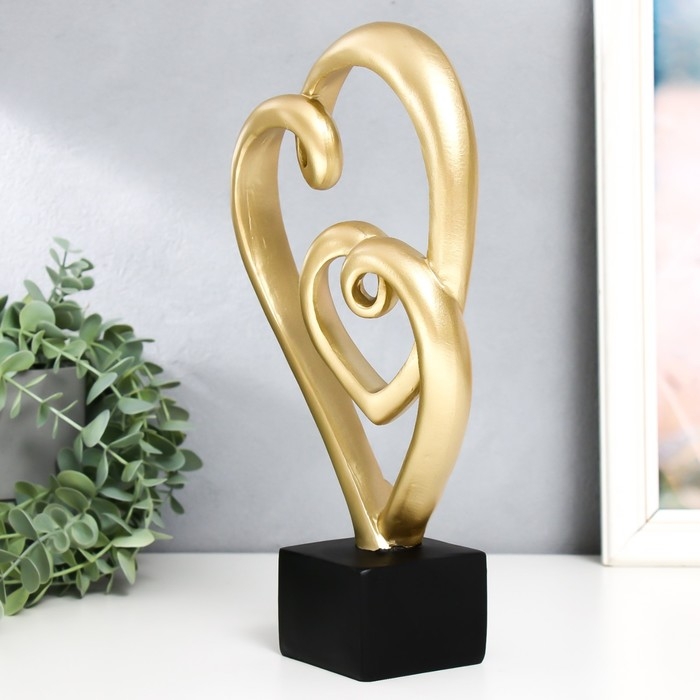 Сувенир полистоун  Сувенир полистоун "Двойное золотое сердце" на чёрной подставке 15,5х7х29 см