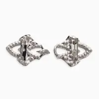 Зажим для кардигана "Ажур", винтажные пики, цвет белый в серебре Зажим для кардигана "Ажур", винтажные пики, цвет белый в серебре