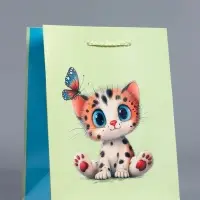 Пакет подарочный ламинированный &laquo;Маленький котенок&raquo;, мятный - голубой, 18&times;22.3&times;10 см