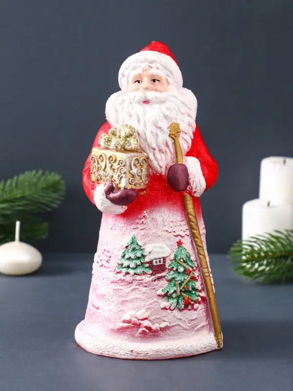 Свеча фигурная "Дед Мороз с подарком" 9х9х19,5 см, цв. красный