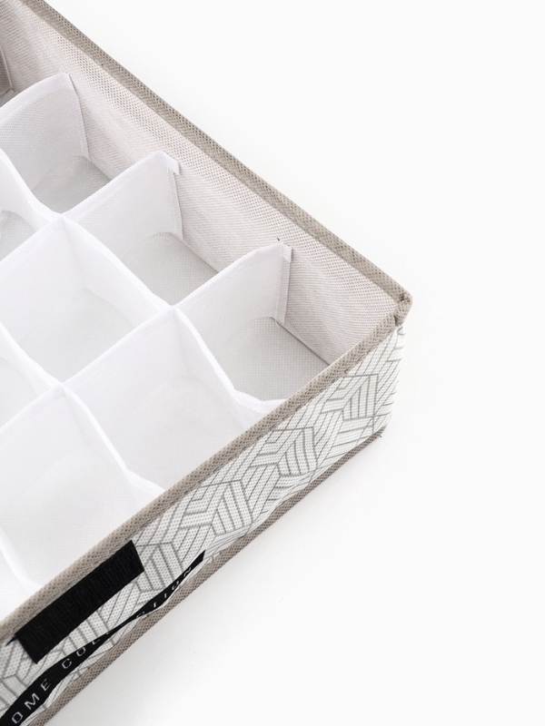 Органайзер для хранения 24 ячейки с крышкой Органайзер для хранения 24 ячейки с крышкой "Домашняя коллекция", 34 х 28 х 10 см