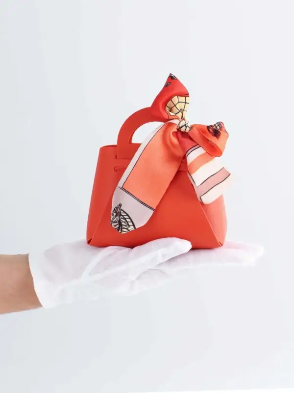 Кожаная подарочная сумочка для бижутерии и сувениров, оранжевая с бантом (лента), 13&times;12&times;5.5 см