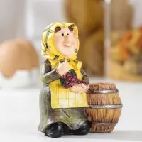 Подставка для зубочисток «Бабуля с виноградом», 9×4,5×10 см Подставка для зубочисток «Бабуля с виноградом», 9×4,5×10 см